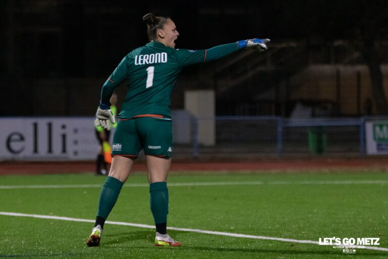 Justine Lerond donne ses consignes