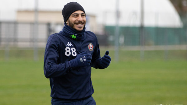 Youssef Maziz tout sourire lors d'un entraînement