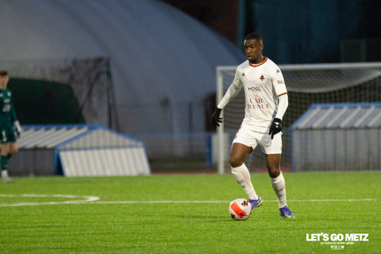 Sikou Niakate à Dezavelle