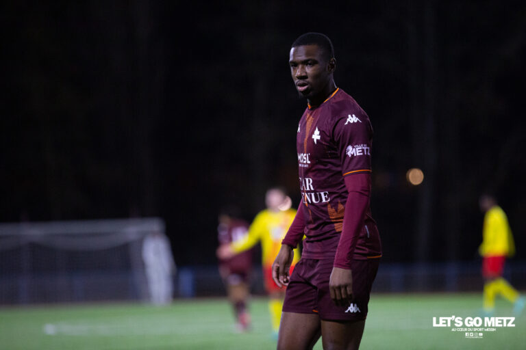 Sikou Niakaté en réserve contre Lens