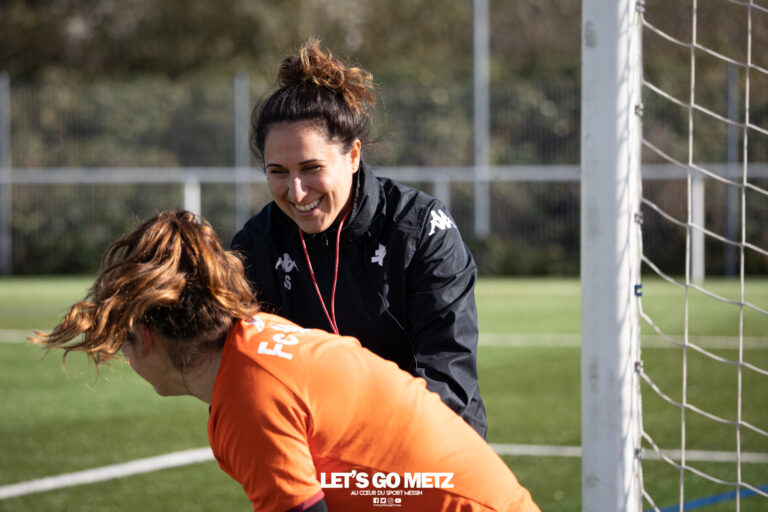 Jessica Silva et la capitaine du FC Metz, Marine Morel