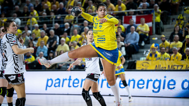 Sarah Bouktit : "Il n'y pas de match avec Pauletta Foppa"