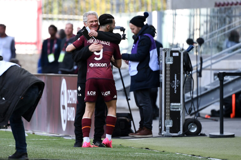 Georges Mikautadze avec Laszlo Boloni.